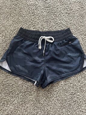 Vuori Women’s Dark Navy Camo Athletic Shorts with White Drawstring
